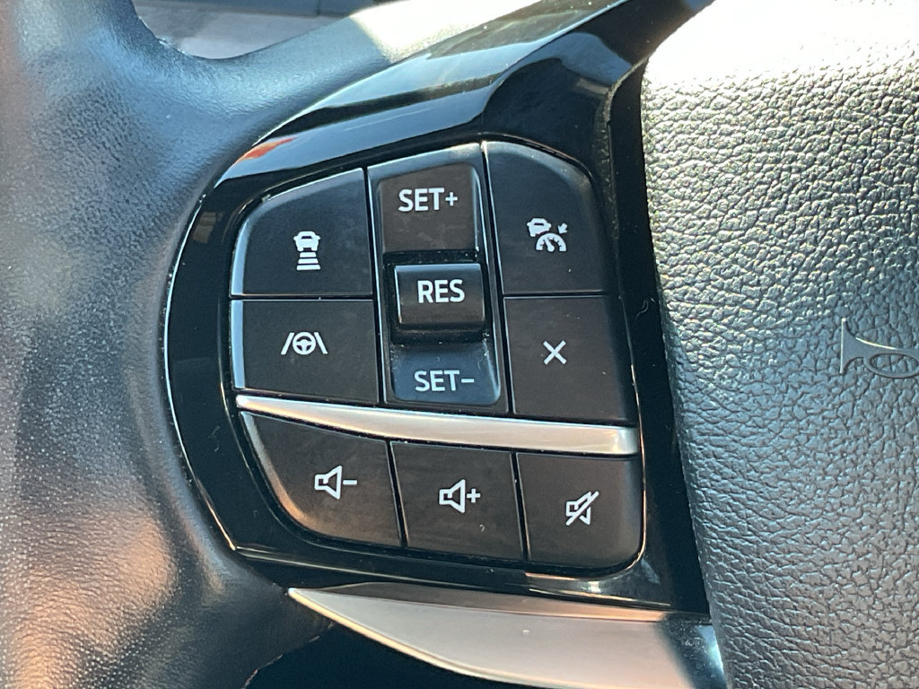 Used 2022 Ford Explorer Platinum w/ Equipment Group 601A AWD/4WD image 19