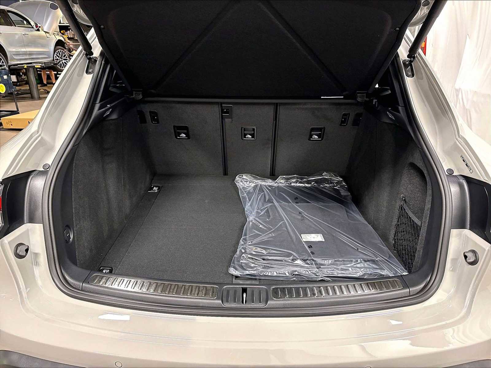 New 2026 Porsche Macan S AWD/4WD image 38