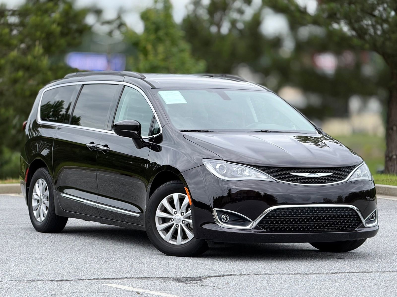 Used 2017 Chrysler Pacifica Touring-L FWD image 13