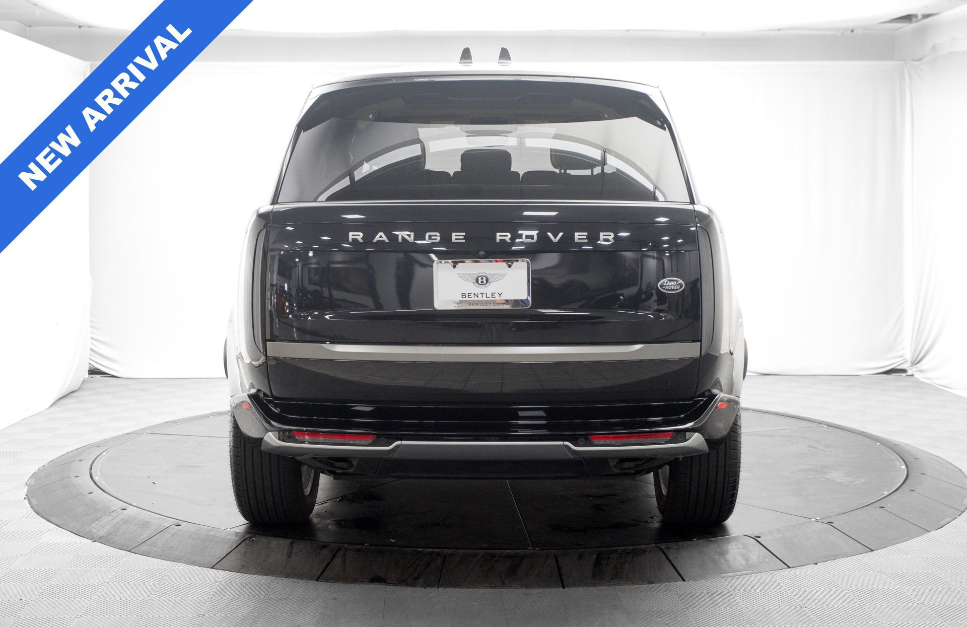 Used 2023 Land Rover Range Rover SE AWD/4WD image 4