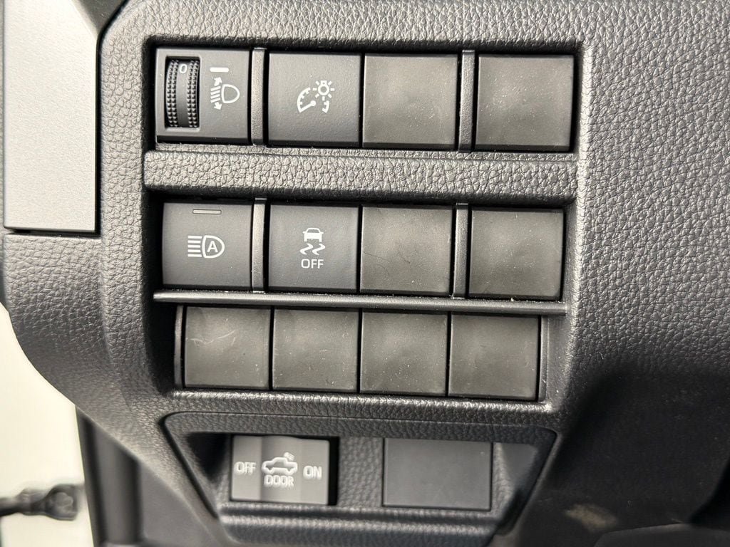 Used 2026 Toyota Tacoma SR5 AWD/4WD image 28