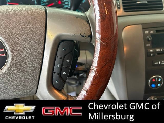 Used 2008 GMC Yukon XL SLT w/ SLT Preferred Equipment Group AWD/4WD image 17
