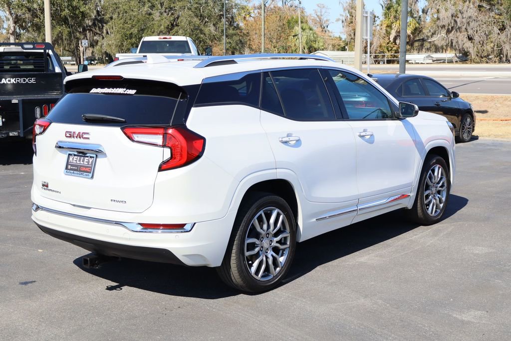Used 2023 GMC Terrain Denali w/ Denali Premium Package image 8