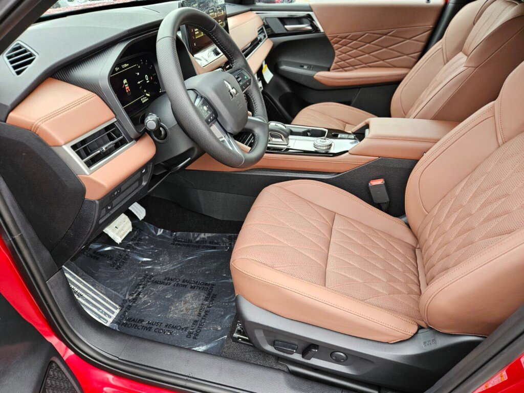 New 2025 Mitsubishi Outlander SEL image 18