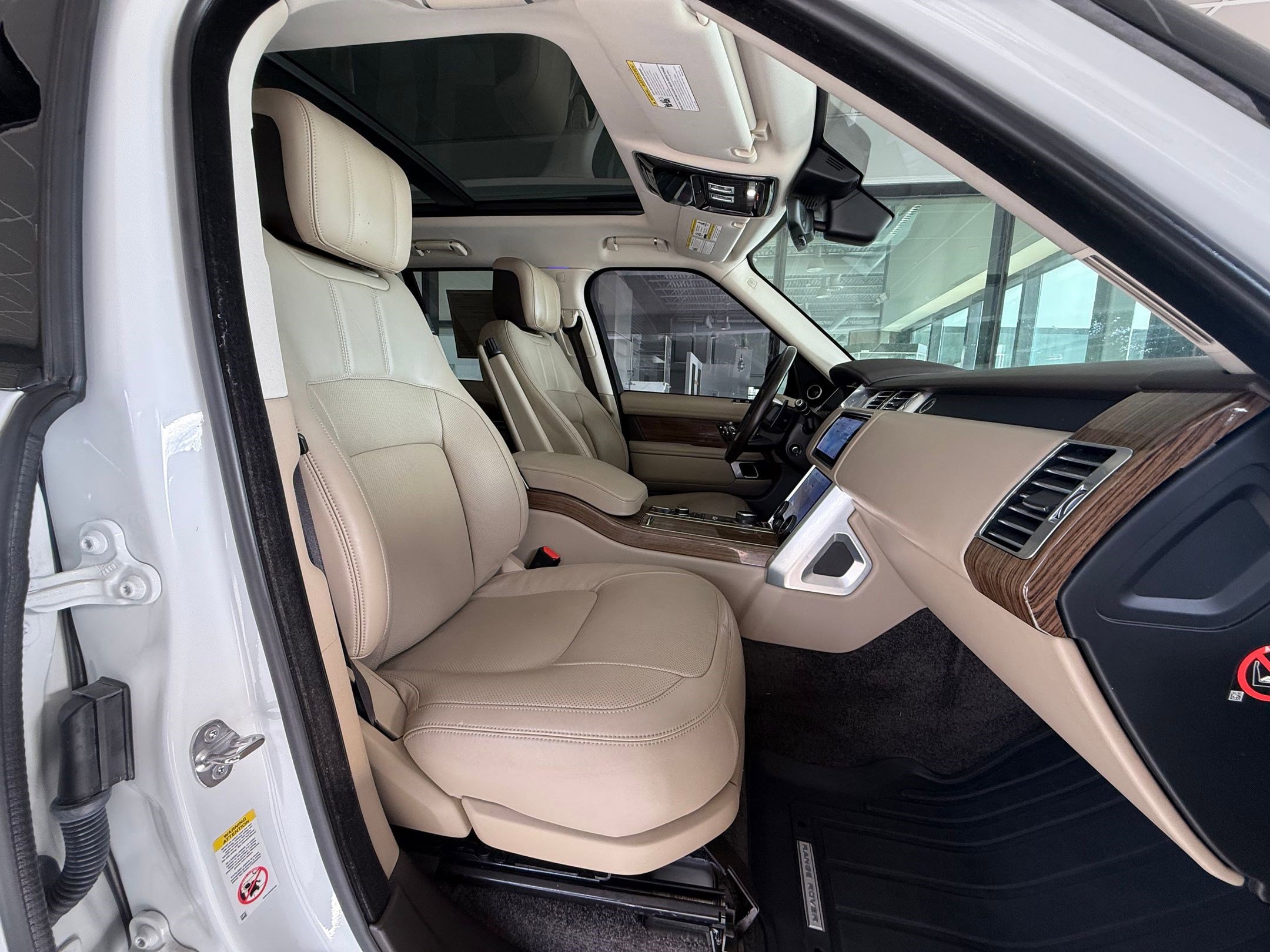 Used 2018 Land Rover Range Rover HSE AWD/4WD image 21