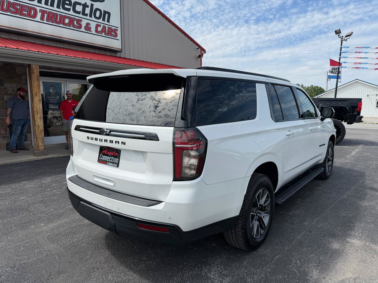 Used 2023 Chevrolet Suburban Z71 AWD/4WD image 4