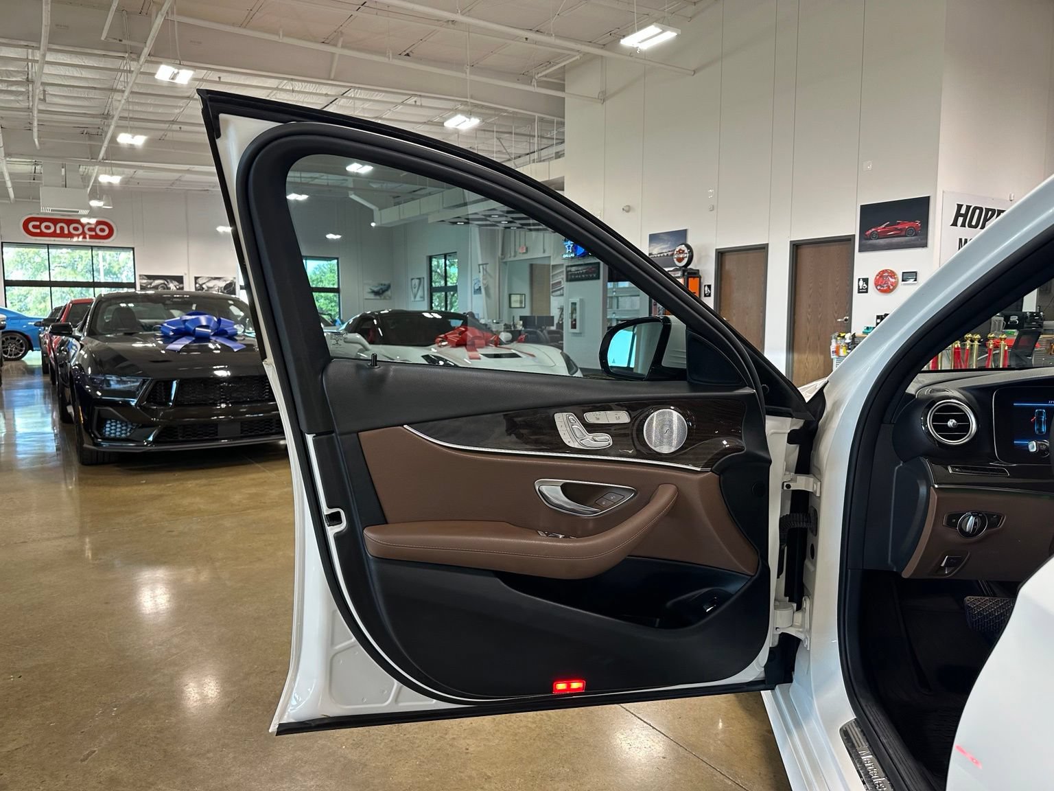 Used 2019 Mercedes-Benz E 300 image 9