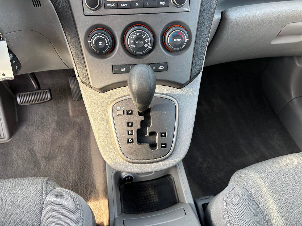 Used 2007 Kia Rondo LX FWD image 18