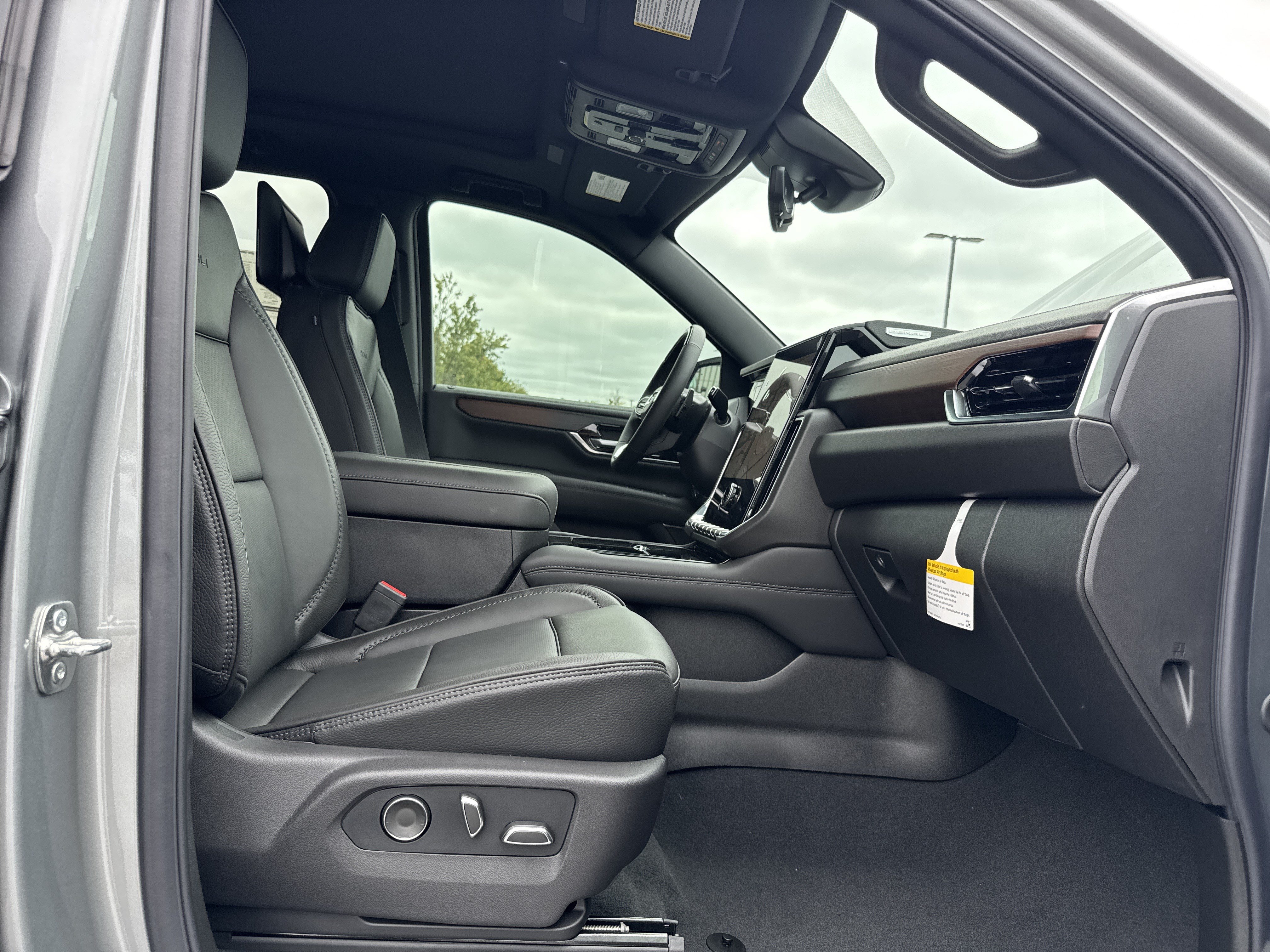 New 2026 GMC Yukon XL Denali w/ Denali Reserve Package AWD/4WD image 35