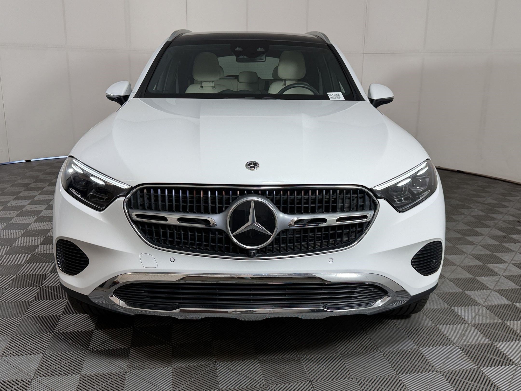 Used 2024 Mercedes-Benz GLC 300 4MATIC image 6