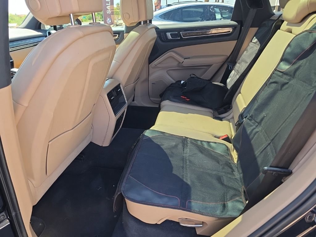 Used 2020 Porsche Cayenne AWD/4WD image 5