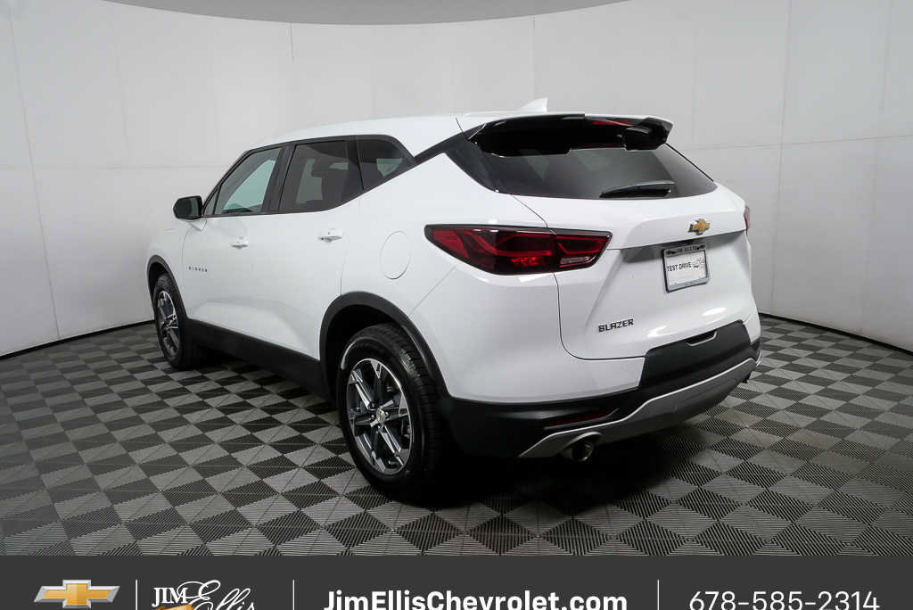 Certified 2025 Chevrolet Blazer LT image 3
