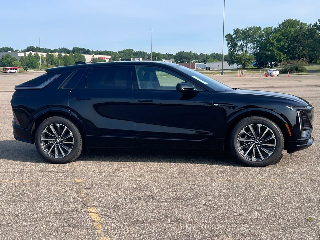 New 2026 Cadillac Lyriq Sport AWD/4WD image 42