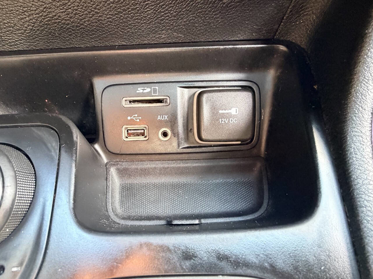 Used 2014 Jeep Cherokee Trailhawk w/ Comfort/Convenience Group image 52