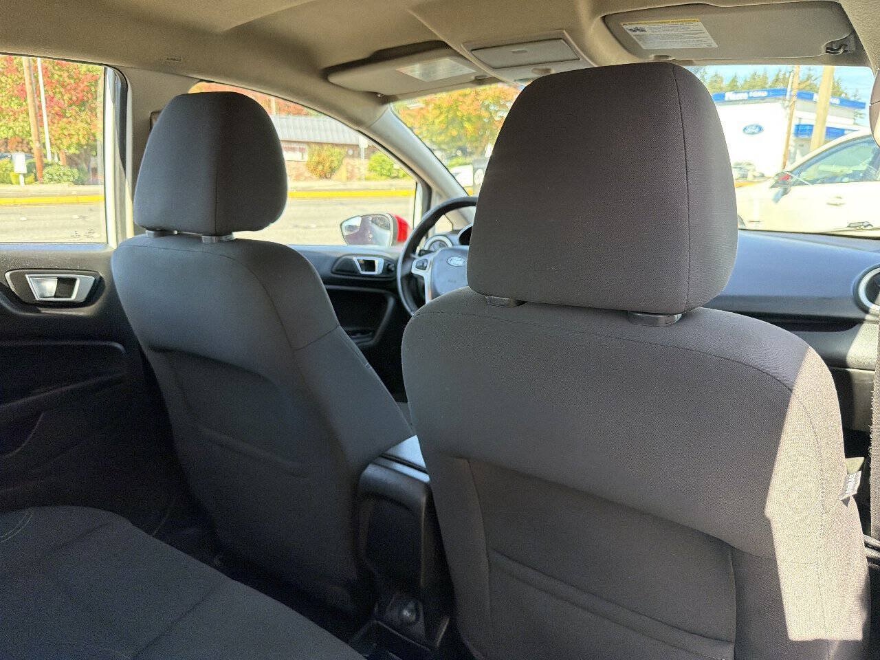 Used 2015 Ford Fiesta SE FWD image 21