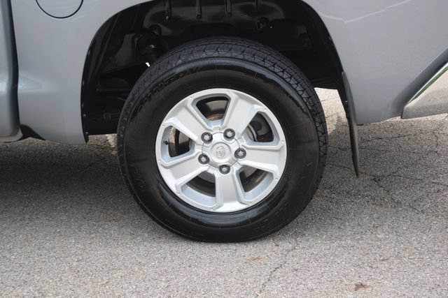 Used 2019 Toyota Tundra SR5 w/ SR5 Upgrade Package AWD/4WD image 27