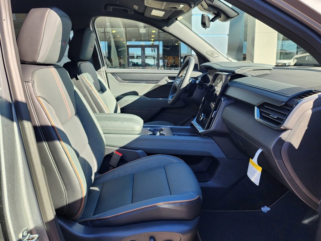 New 2026 GMC Acadia AT4 w/ Luxury Package image 42