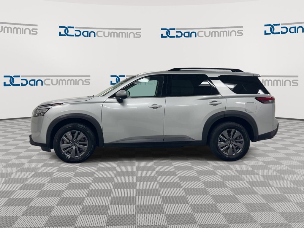 Used 2024 Nissan Pathfinder SV FWD image 5