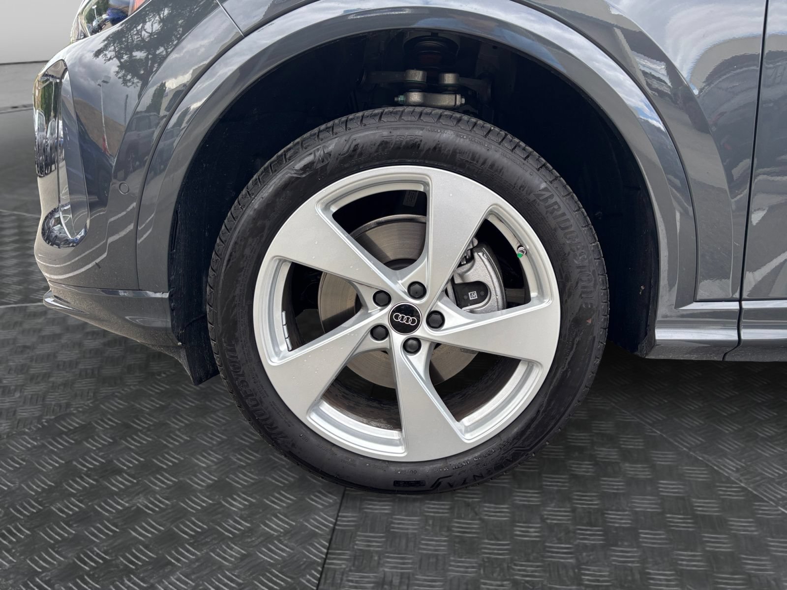 Used 2025 Audi Q5 Premium Plus w/ Premium Plus AWD/4WD image 9