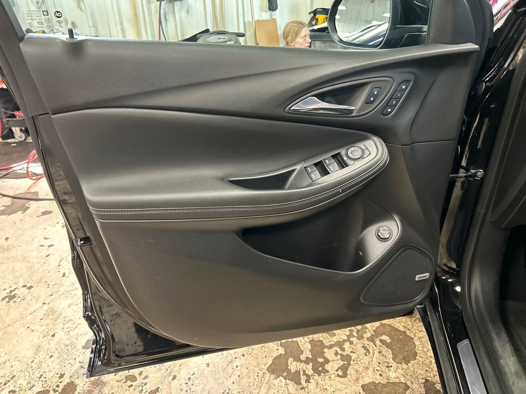 Used 2024 Buick Encore GX Avenir w/ Avenir Convenience Package AWD/4WD image 15