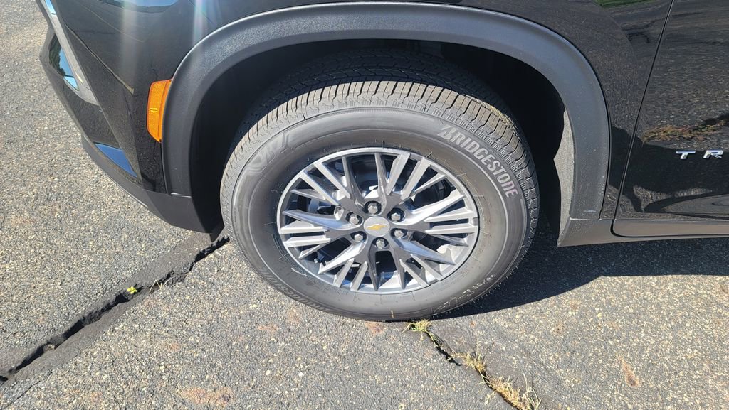 New 2026 Chevrolet Traverse LT w/ LPO, Floor Liner Package image 6