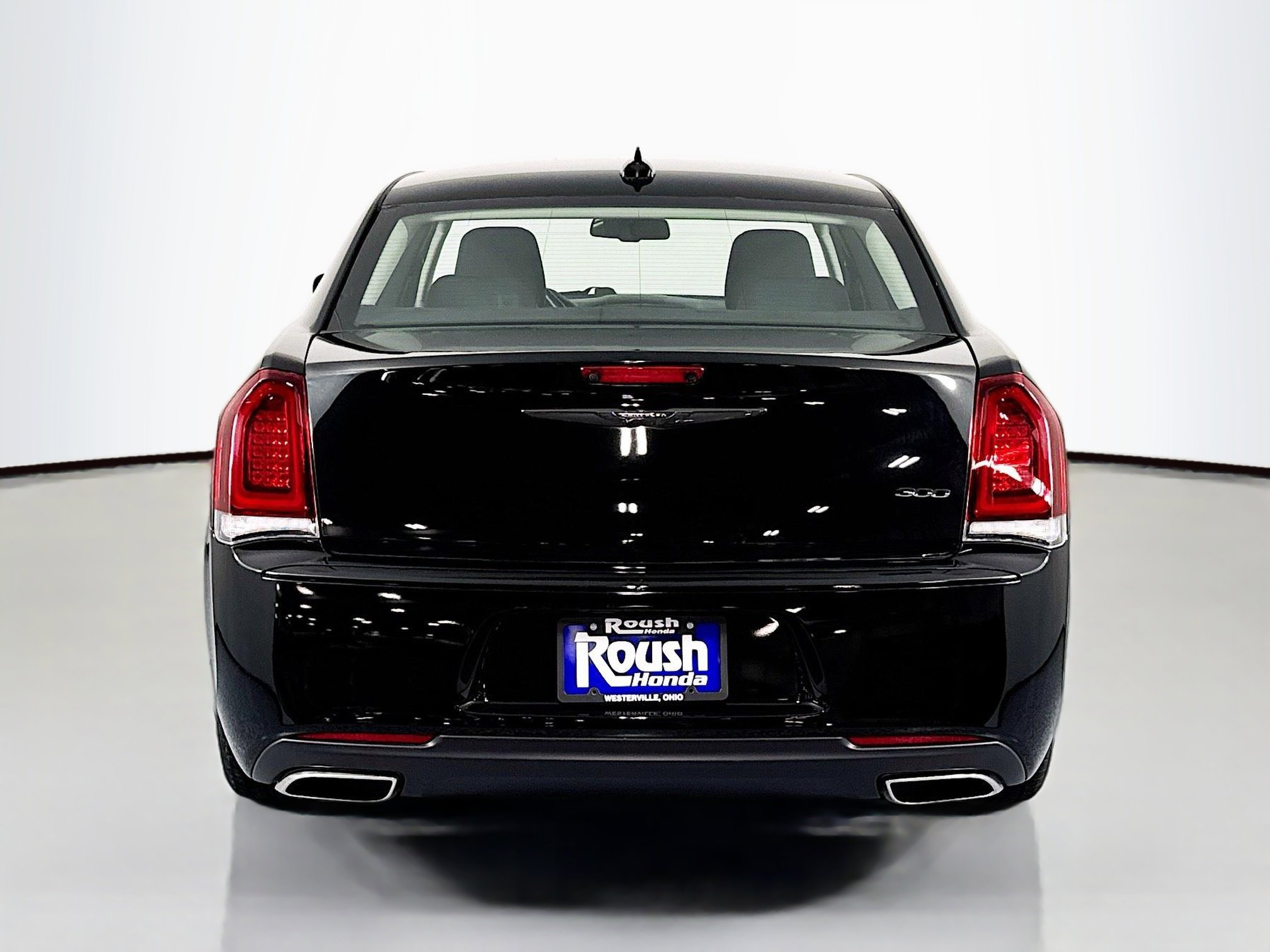 Used 2021 Chrysler 300 Touring w/ Sport Appearance Package RWD image 6