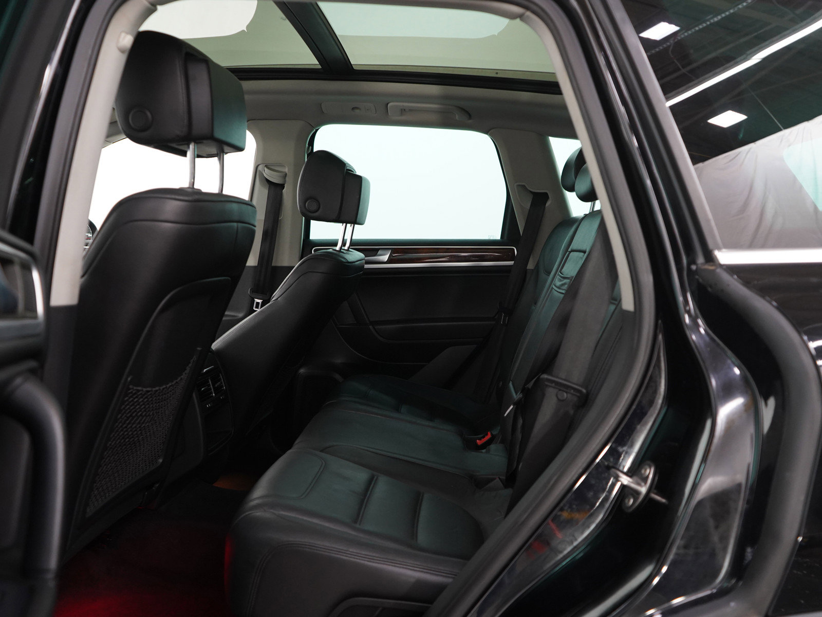 Used 2012 Volkswagen Touareg Executive image 18