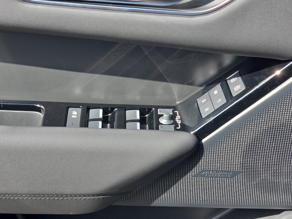 New 2026 Land Rover Range Rover Velar S AWD/4WD image 28