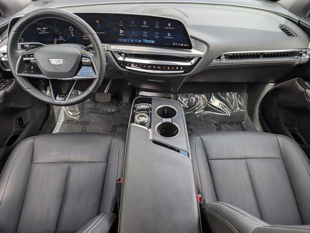 Certified 2024 Cadillac Lyriq Luxury AWD/4WD image 19