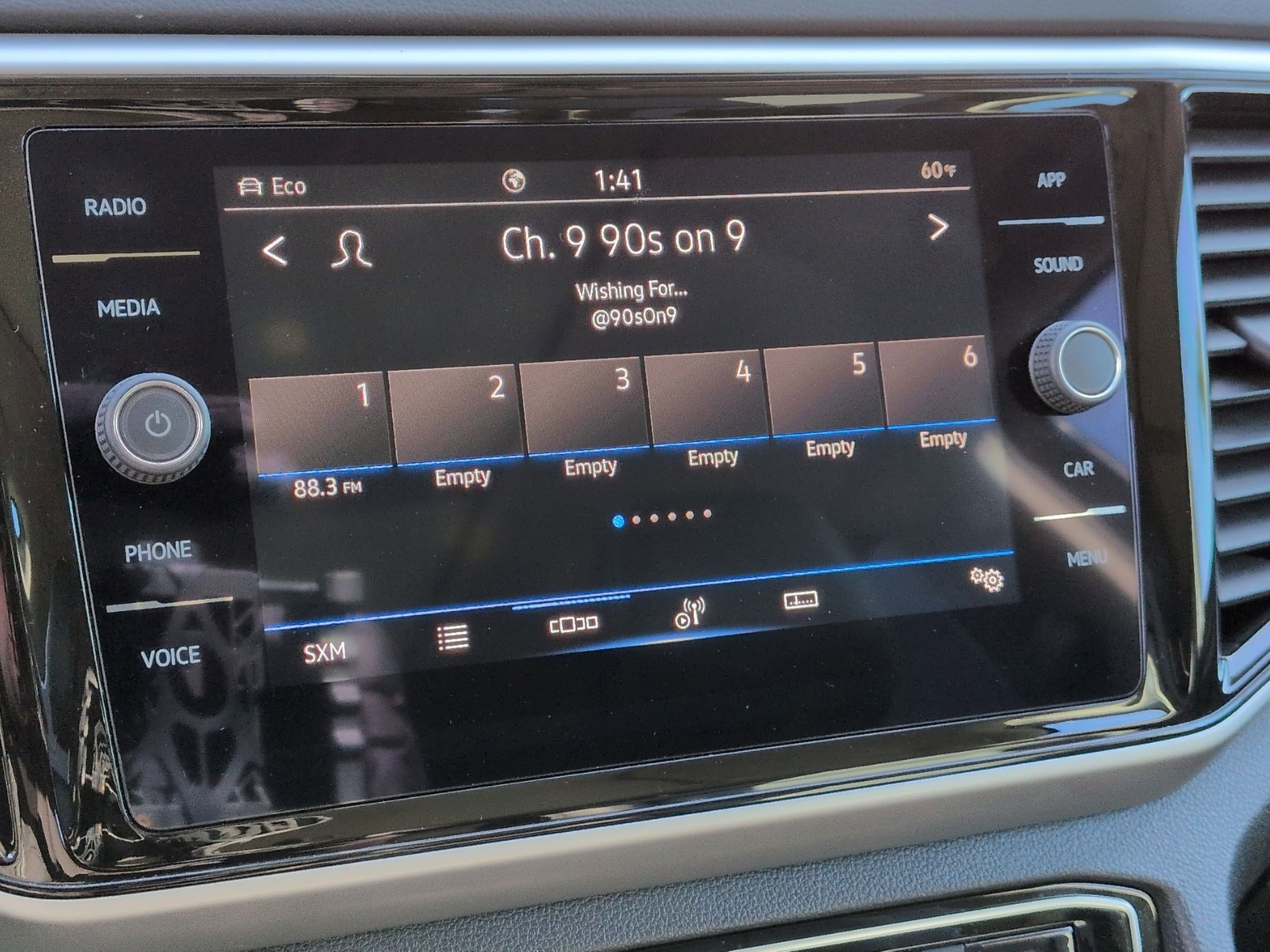 Used 2023 Volkswagen Atlas SE w/ Panoramic Sunroof Package image 22