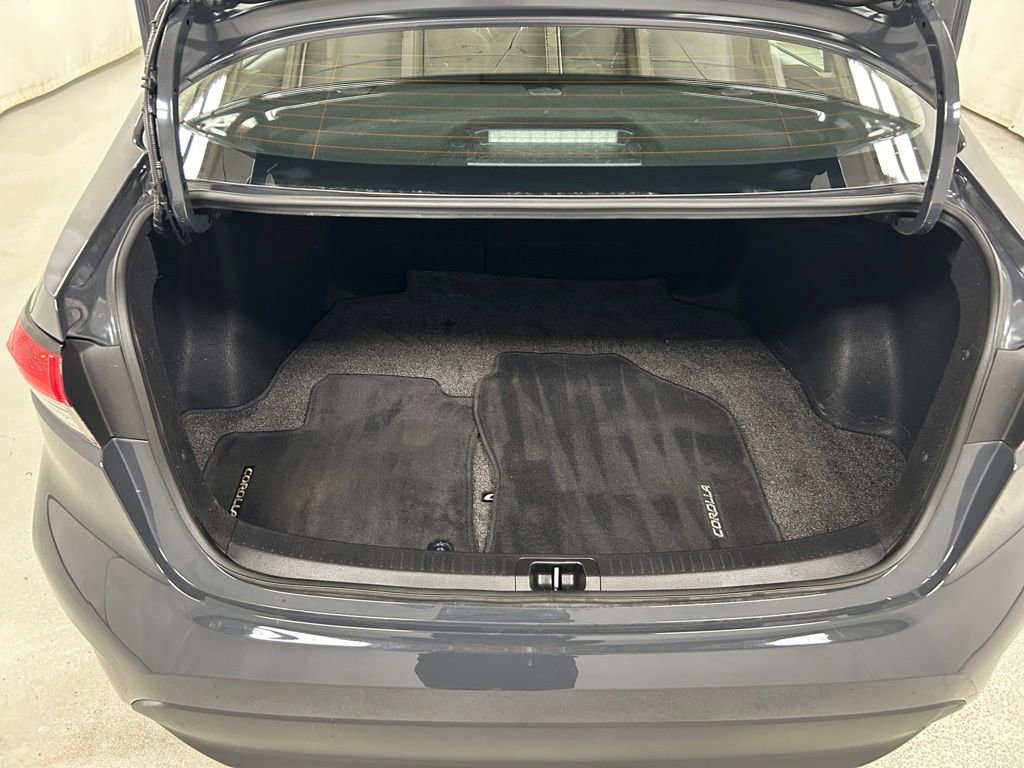 Used 2024 Toyota Corolla LE FWD image 11