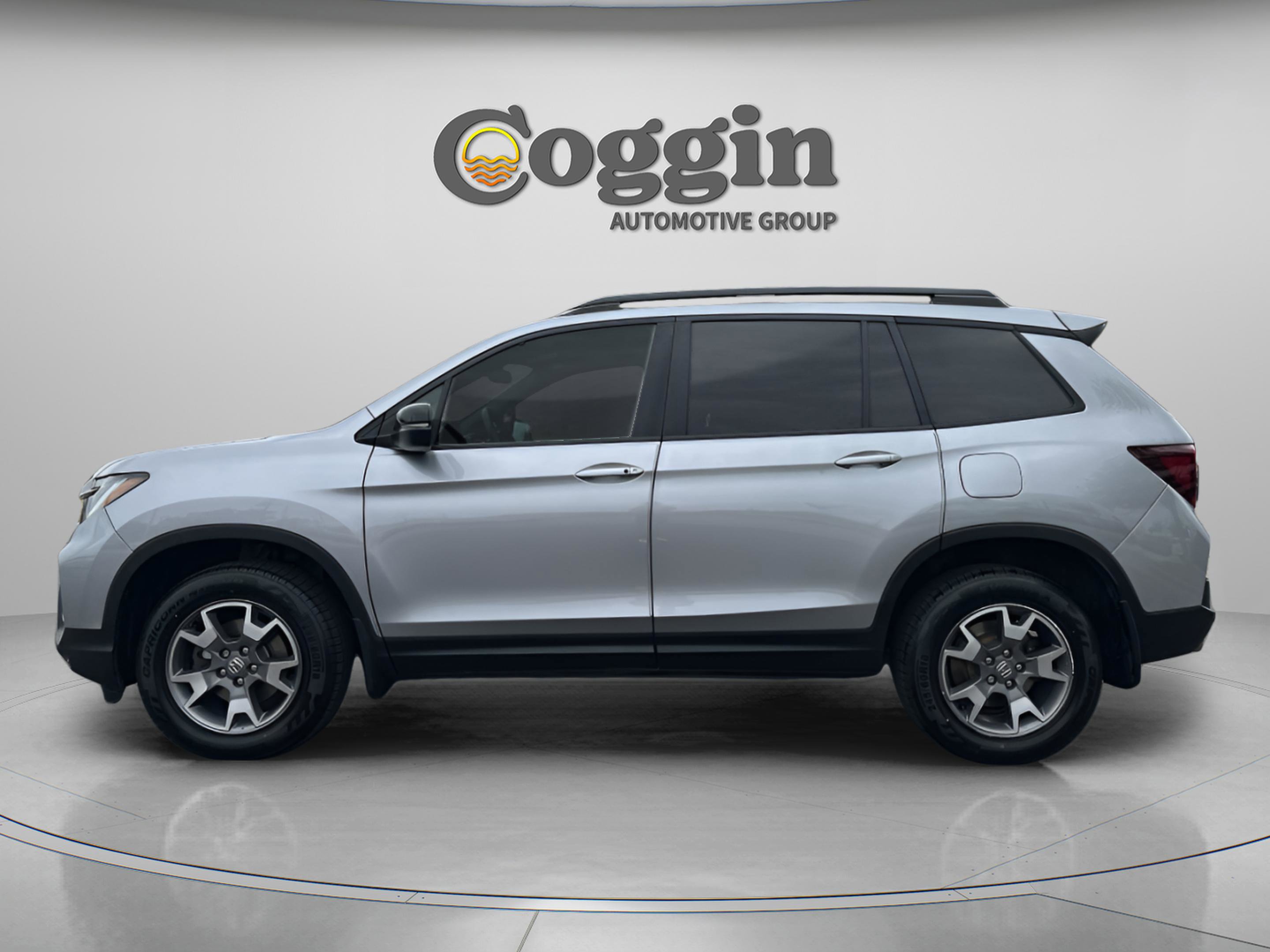 Used 2023 Honda Passport TrailSport image 3