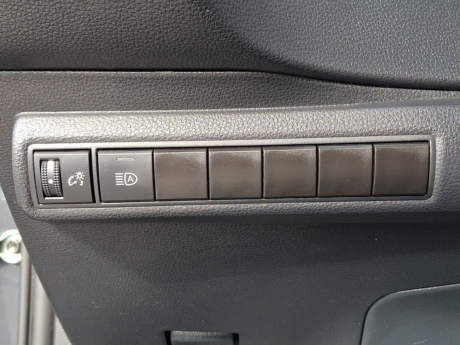 Used 2024 Toyota Corolla LE FWD image 29
