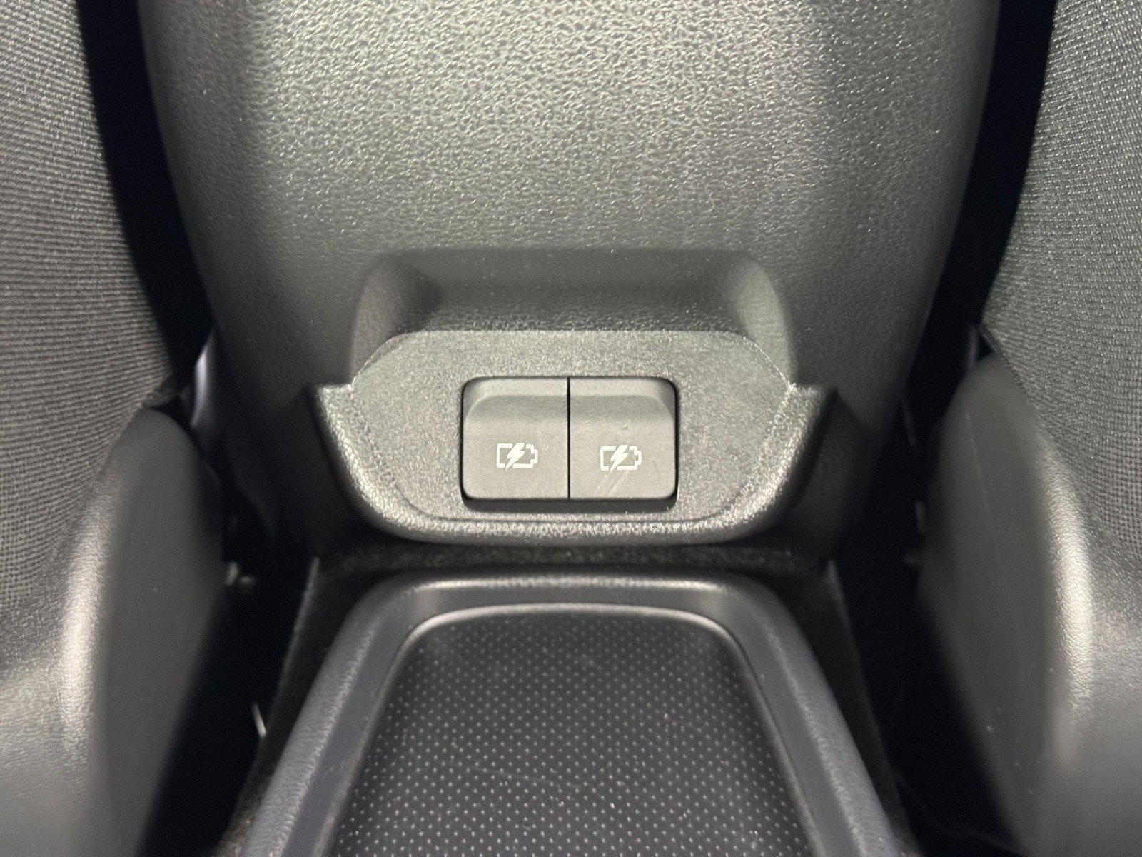 Used 2025 Nissan Leaf S image 28