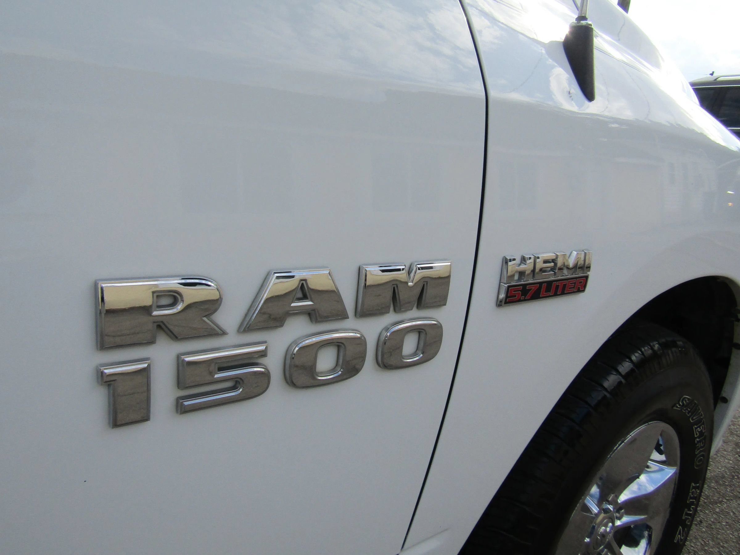 Used 2014 RAM 1500 Tradesman w/ Power & Remote Entry Group RWD image 9