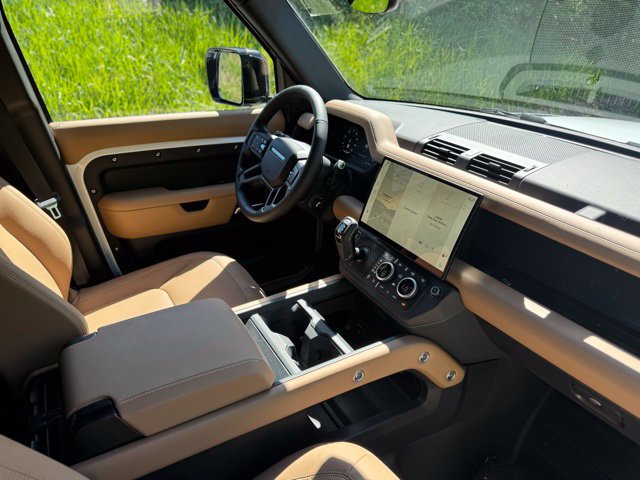 New 2026 Land Rover Defender 110 X-Dynamic SE AWD/4WD image 19