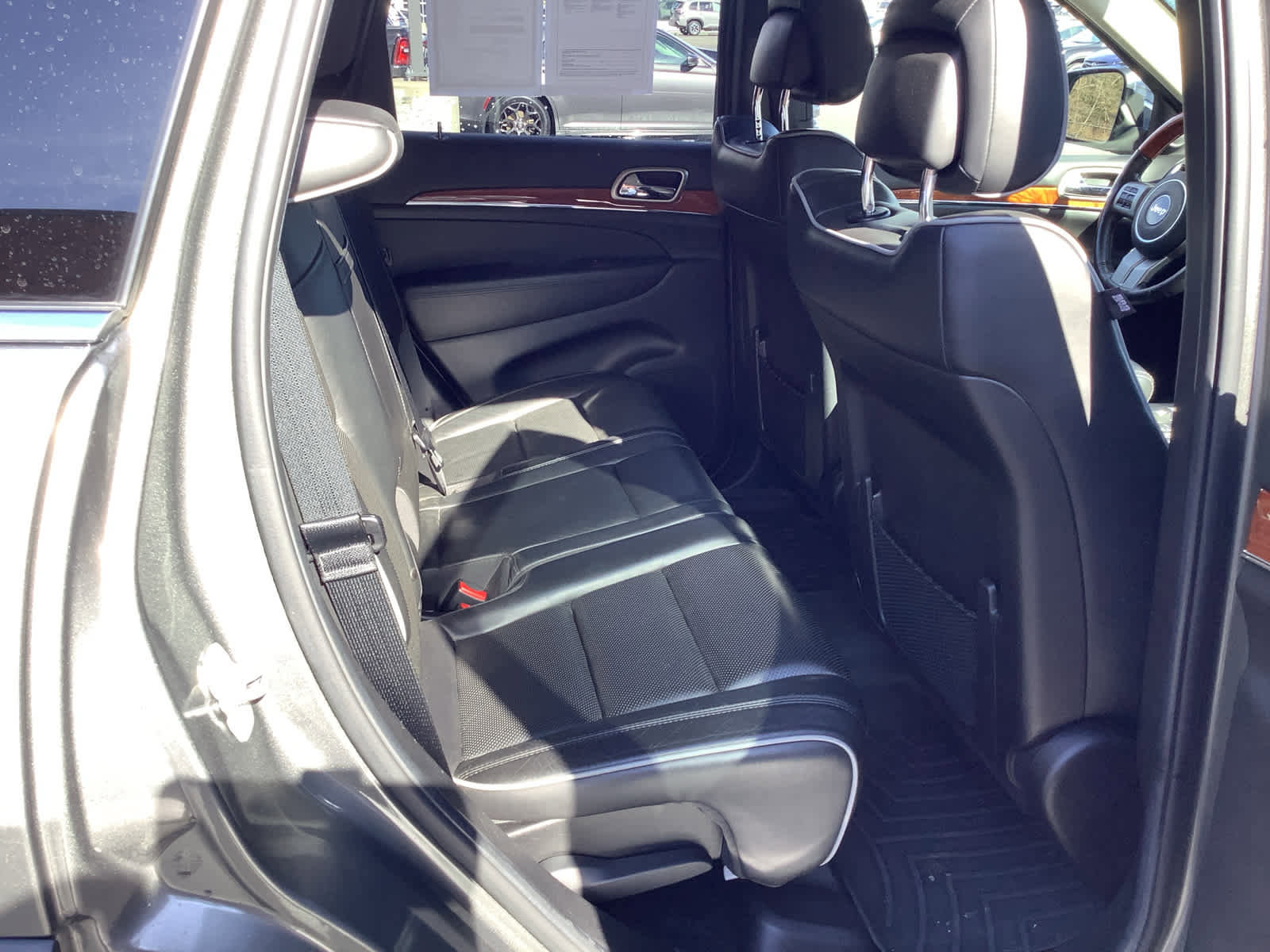 Used 2012 Jeep Grand Cherokee Overland AWD/4WD image 8