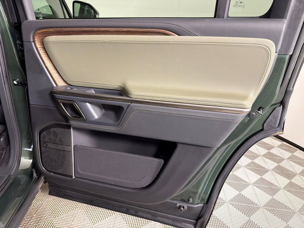 Used 2023 Rivian R1S Adventure image 18