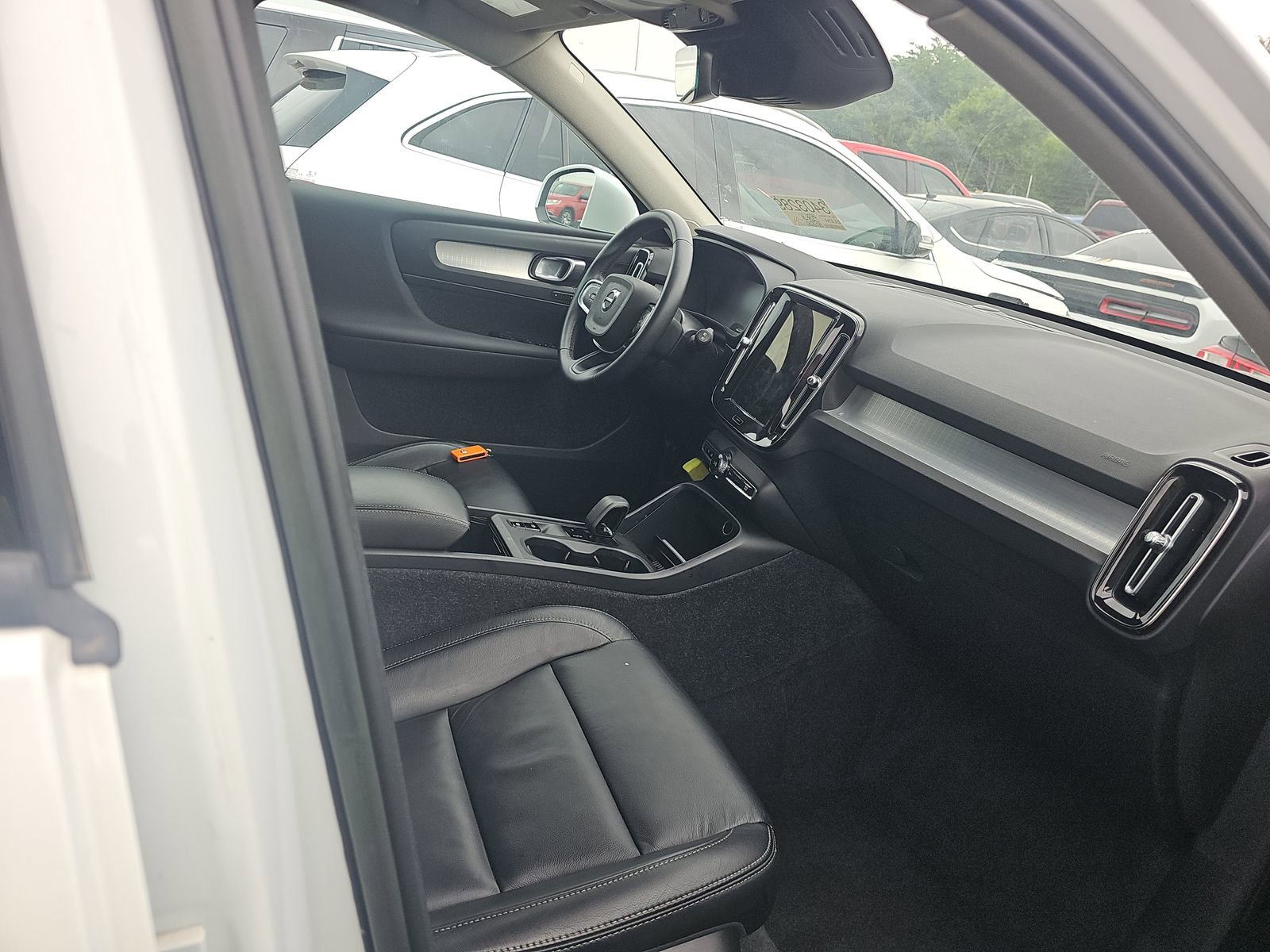 Used 2022 Volvo XC40 T5 Momentum AWD/4WD image 13