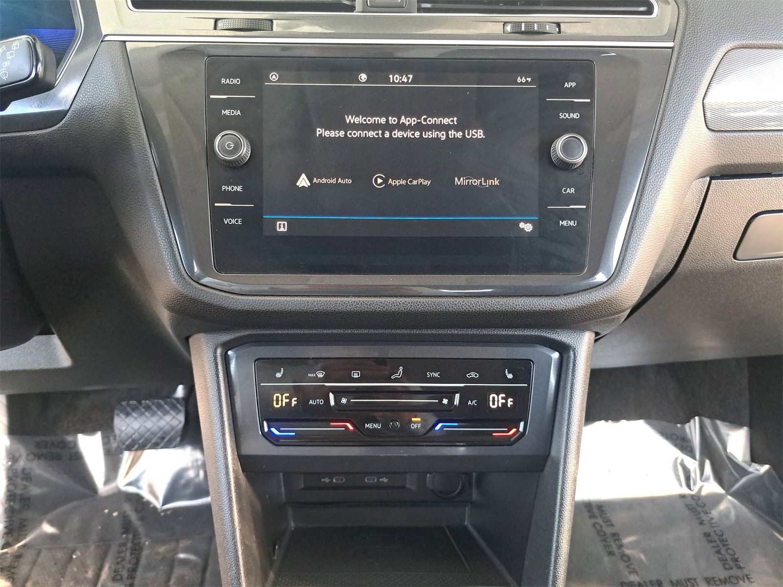 Used 2022 Volkswagen Tiguan SE image 23