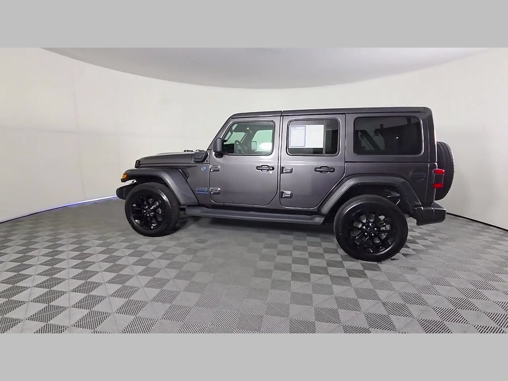 Used 2025 Jeep Wrangler Unlimited Sahara AWD/4WD image 47