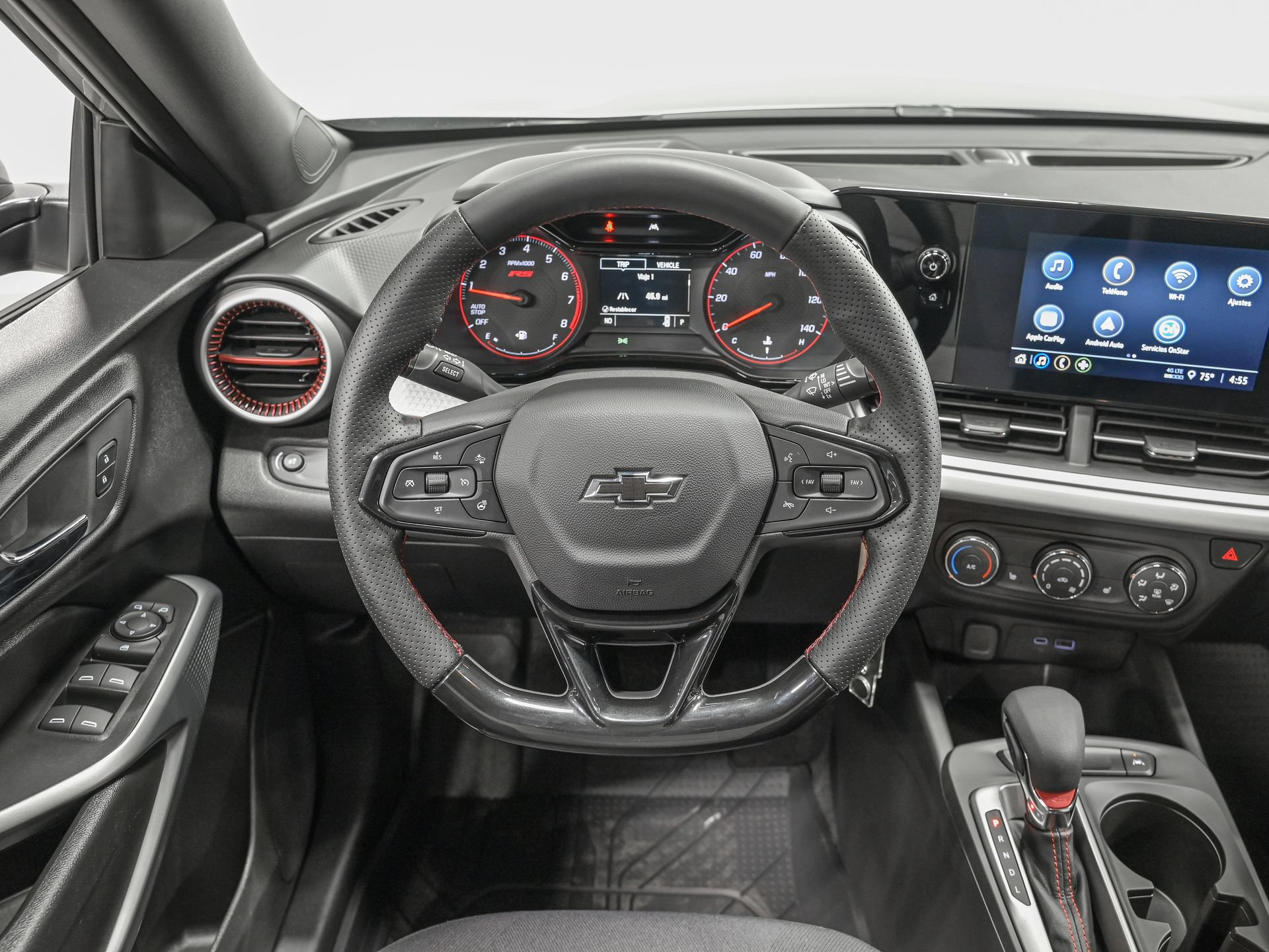 Used 2025 Chevrolet Trax RS FWD image 15