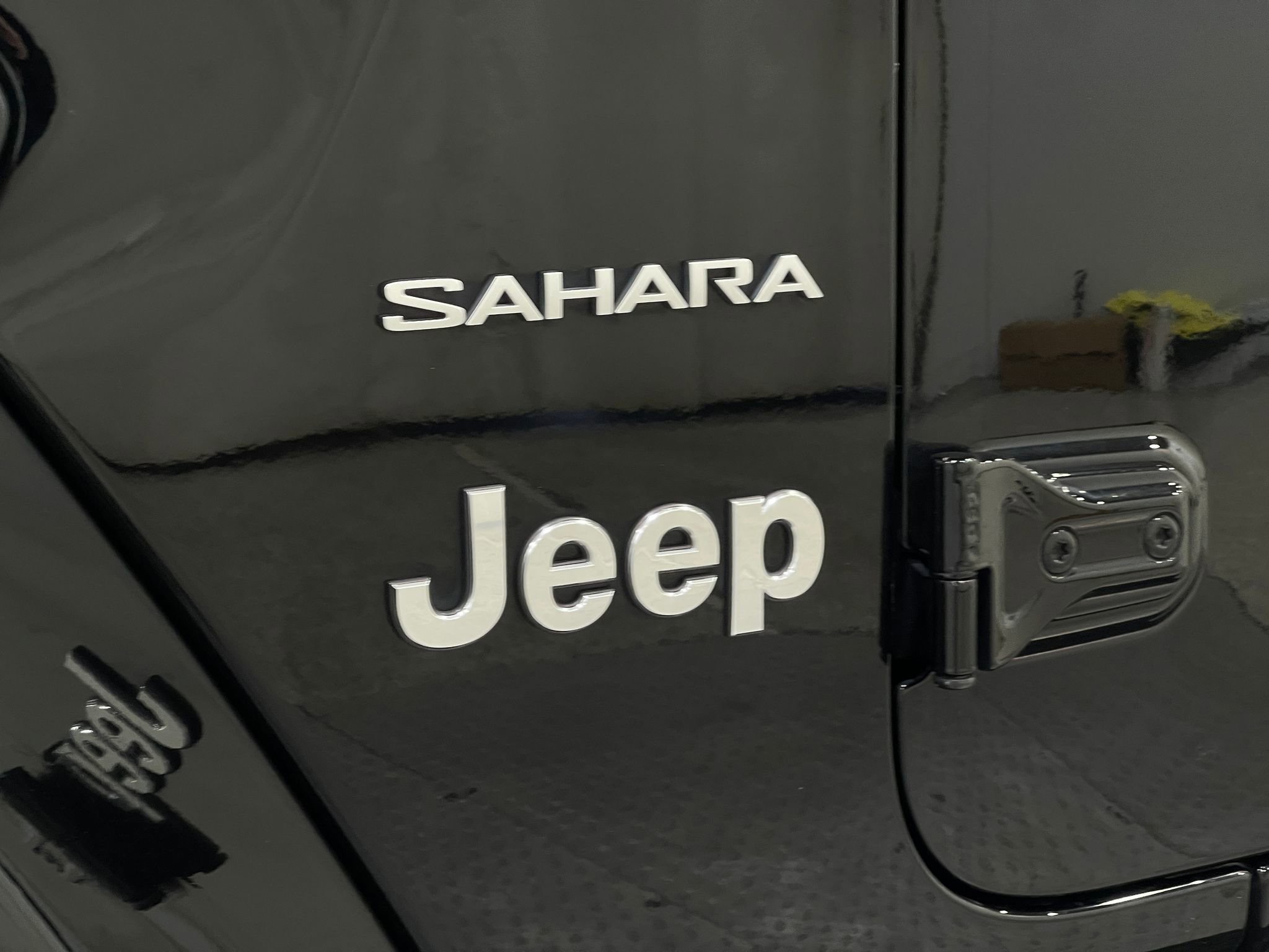 Used 2023 Jeep Wrangler Sahara w/ Cold Weather Group image 38