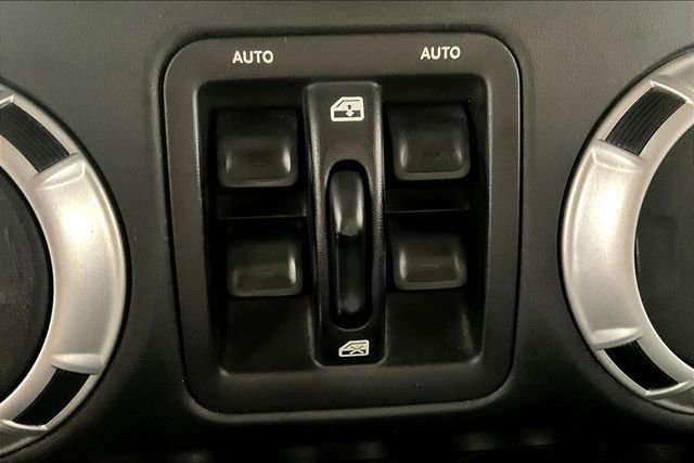 Used 2016 Jeep Wrangler Unlimited Rubicon w/ Dual Top Group image 36