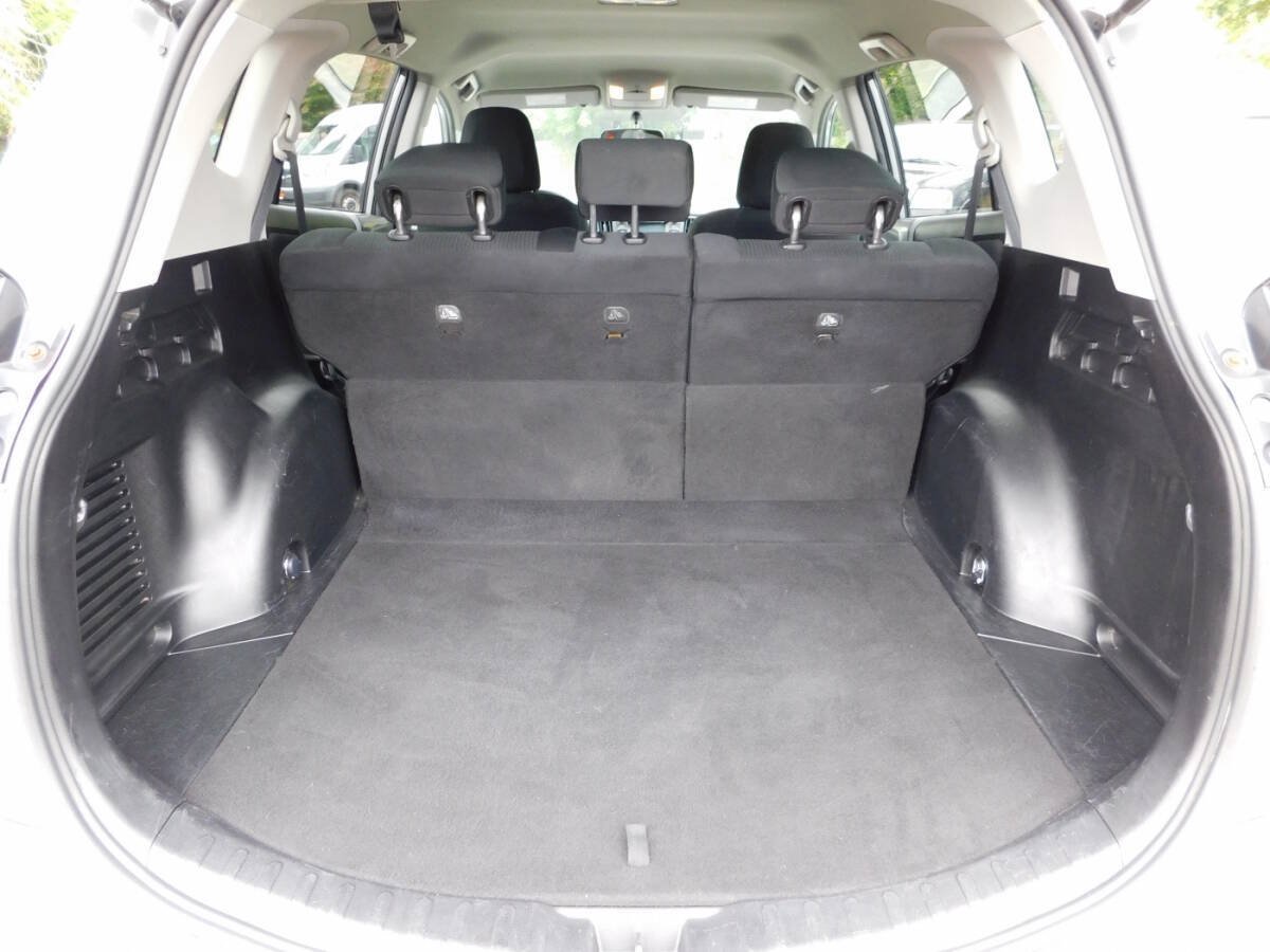 Used 2016 Toyota RAV4 LE AWD/4WD image 5