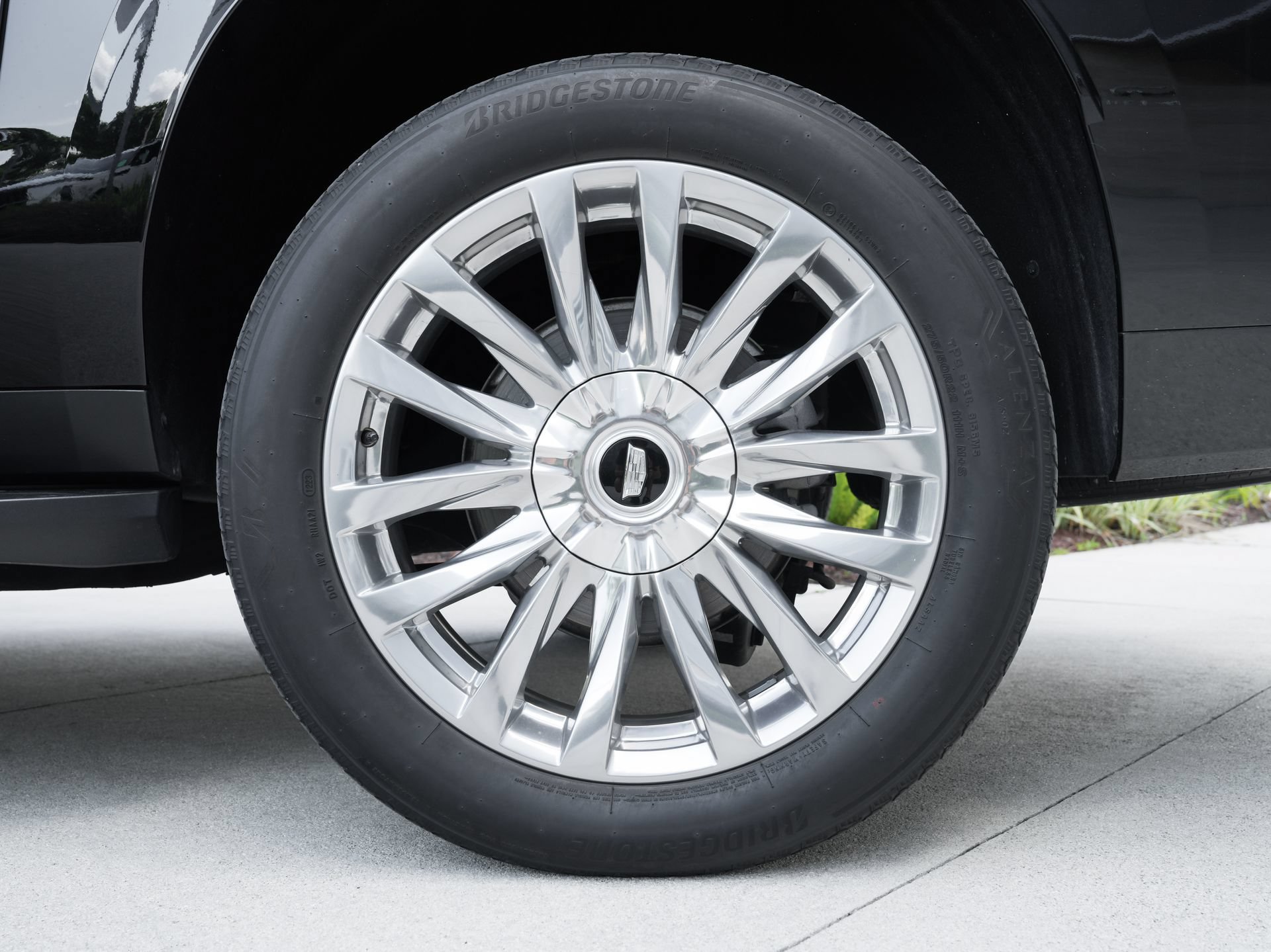 Used 2023 Cadillac Escalade ESV Premium Luxury RWD image 14