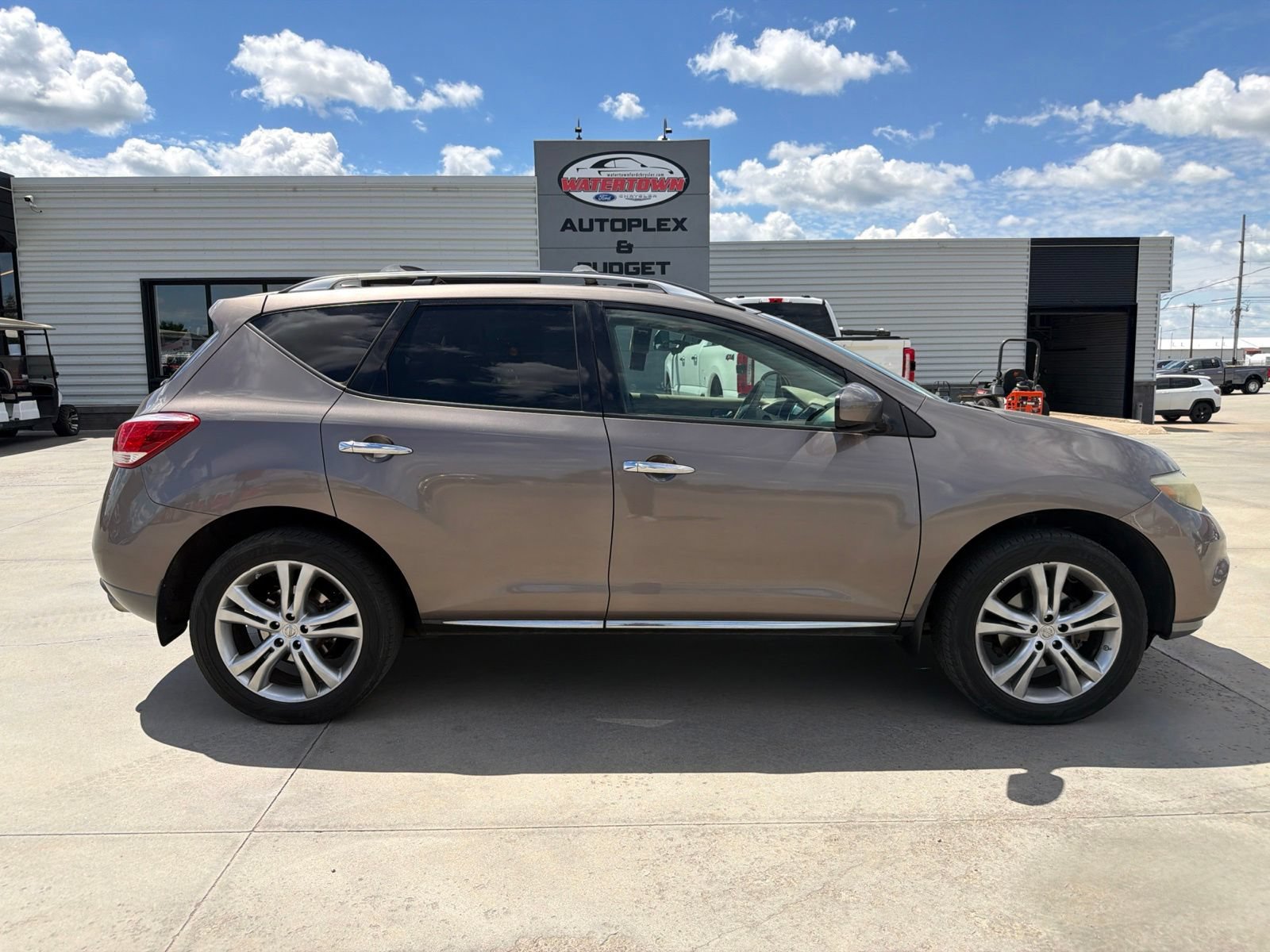 Used 2011 Nissan Murano LE w/ Navigation Pkg