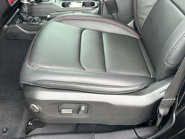 New 2026 Jeep Wrangler Unlimited Rubicon w/ Xtreme 35 Tire Package image 17