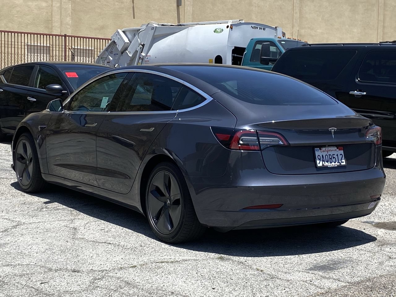 Used 2018 Tesla Model 3 Mid Range RWD image 4