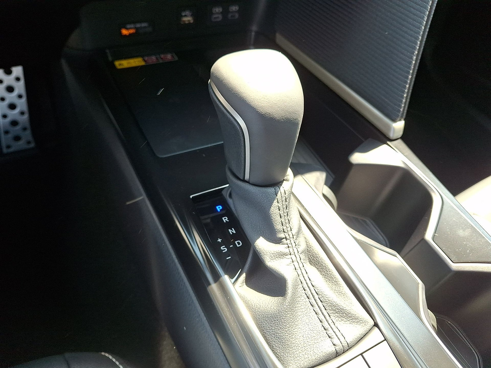 New 2026 Toyota Camry SE w/ Convenience Package FWD image 15
